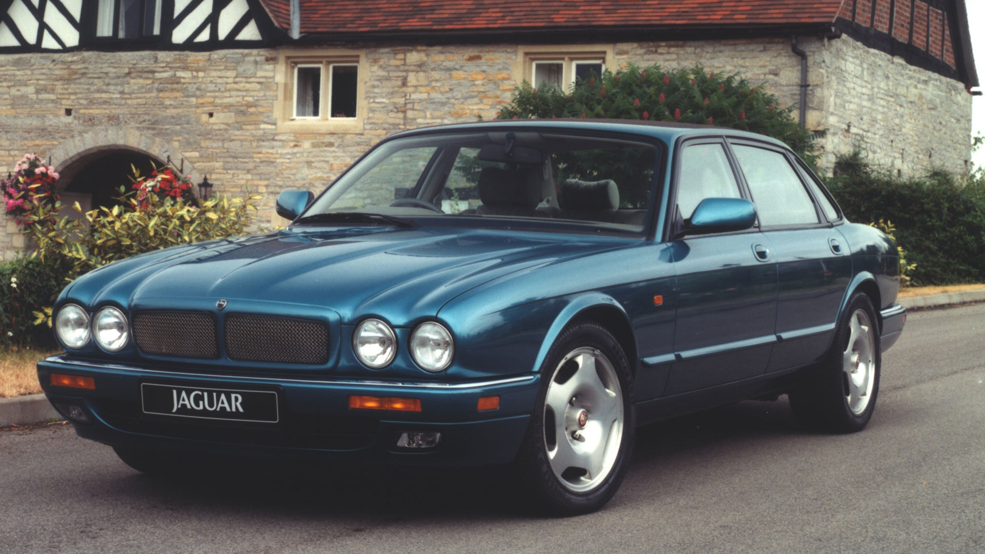 Jaguar XJR X300