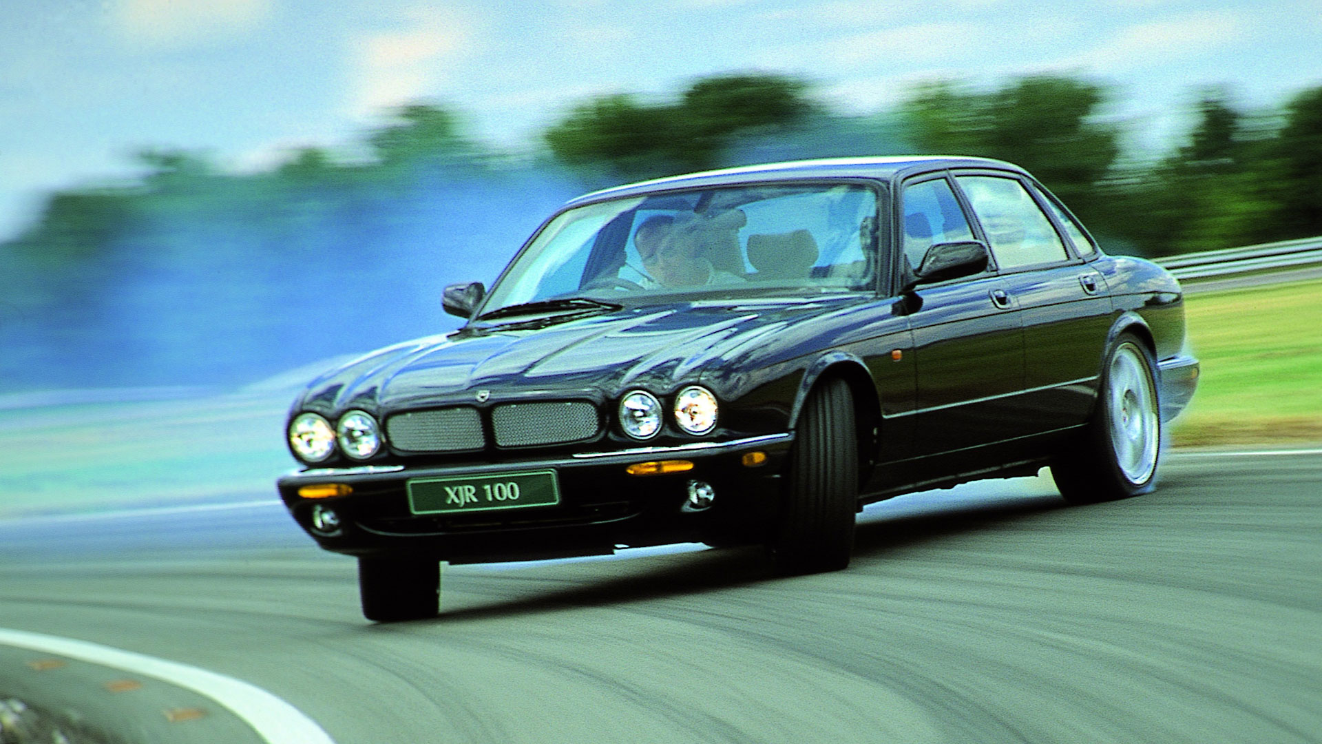 Jaguar XJR 100