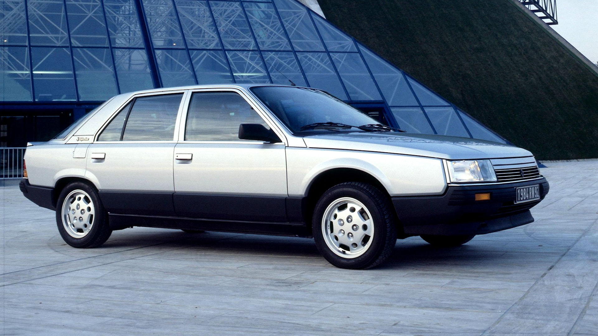 Second place, 1985 ECoTY: Renault 25